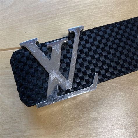 size 90 louis vuitton belt.